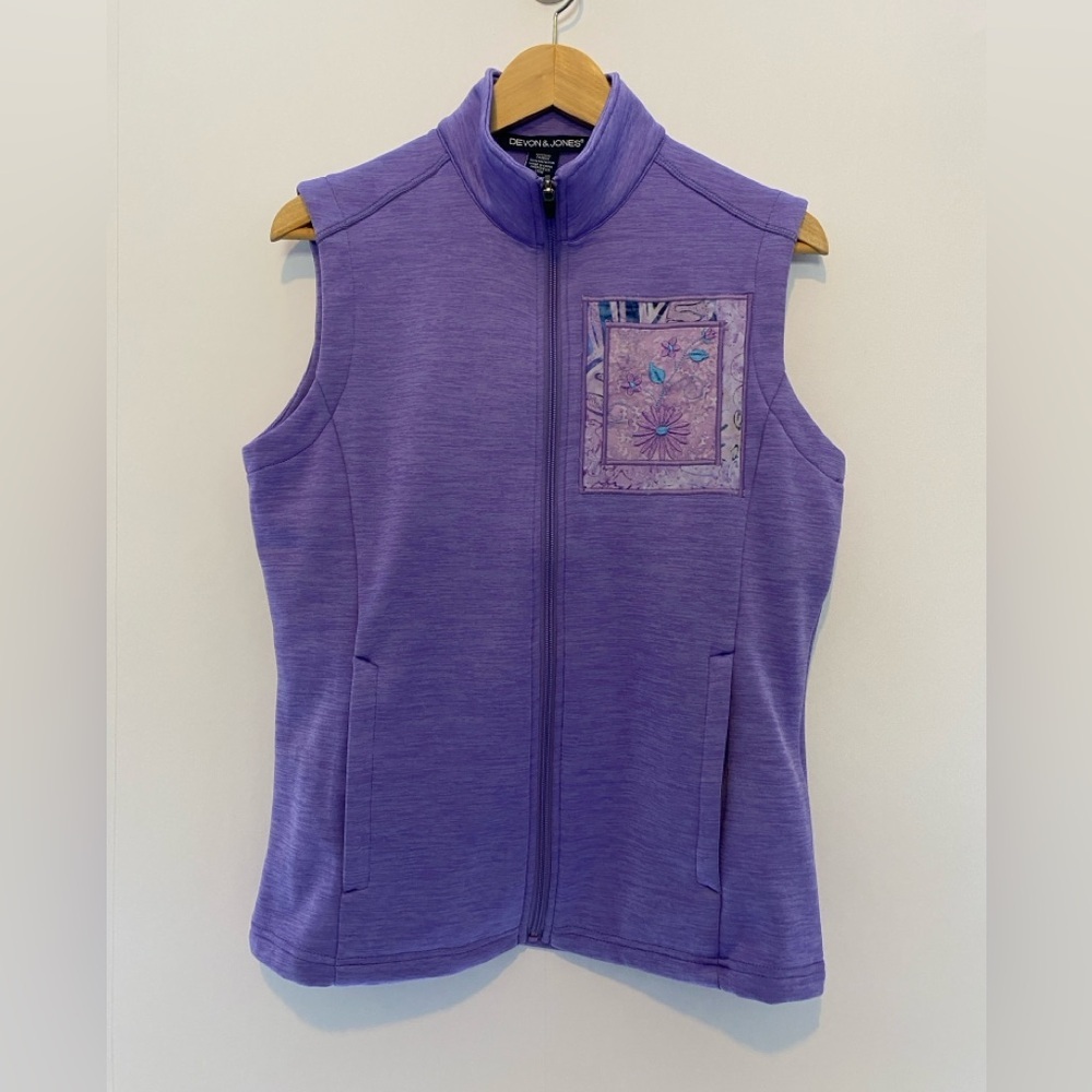 Devon & Jones‎ Fleece Ladies Vest Medium Purple Embroidery Floral Accent Pockets